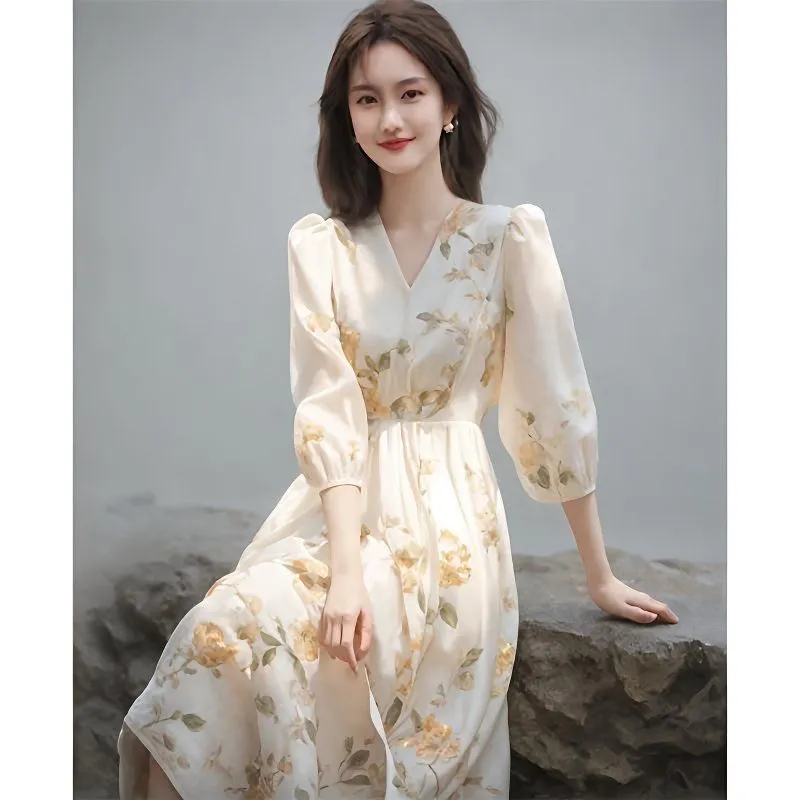 เดรสยาวปานกลางพิมพ์ลายดอกไม้ ค - Midi Skirt Floral บทวิจารณ์และราคา