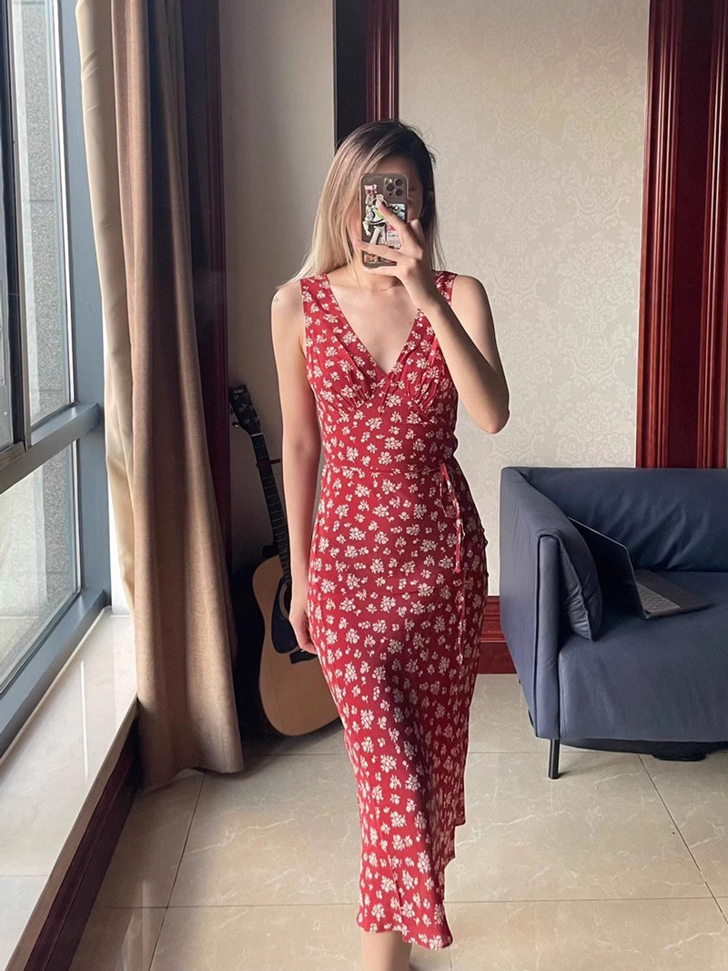 เดรสยาวปานกลางคอวีแต่งระบายช่ว - Midi Skirt Floral บทวิจารณ์และราคา
